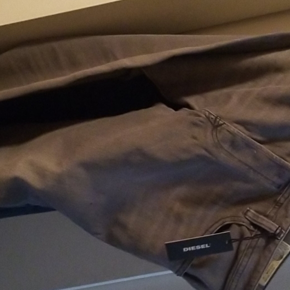 Nwt grey V Diesel jeans - Picture 3 of 3